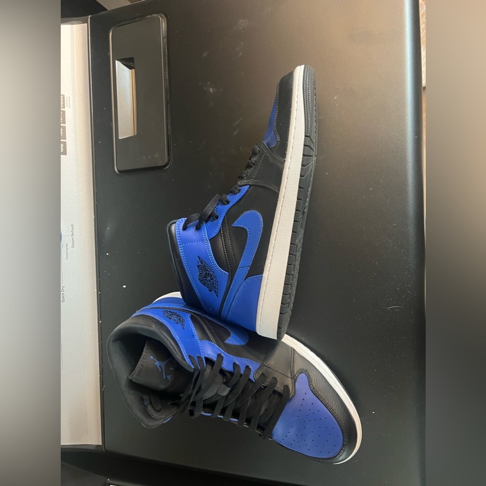 Jordan 1 Mid